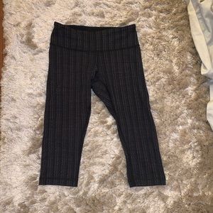 Lululemon zigzag pattern Wunder Under Crop size 4
